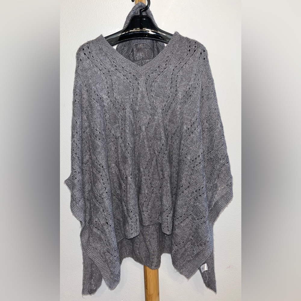 a.n.a. Shawl